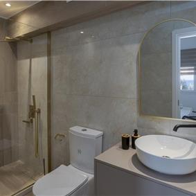 4 bedroom villa with pool by the sea, near Corfu town, sleeps 8